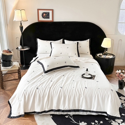 91家纺网 家纺一手货源 找家纺 芯贝儿 2025新款法式轻奢风水洗真丝夏被四件套天丝绣花四件套 蝴蝶结爱心-奶昔白