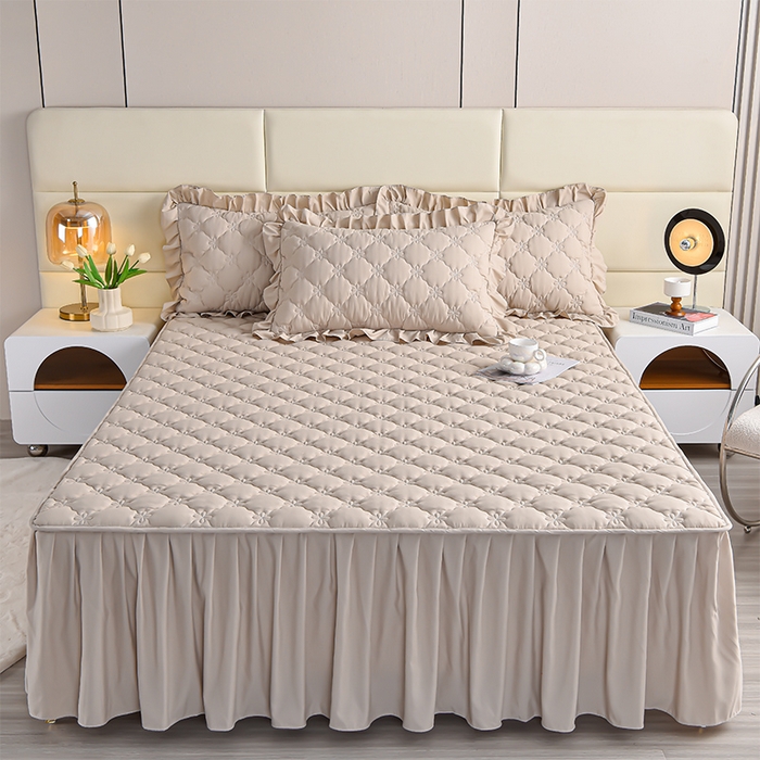 91家纺网 家纺一手货源 找家纺 床笠人家 2025新款亲肤磨毛夹棉床裙 卡其色