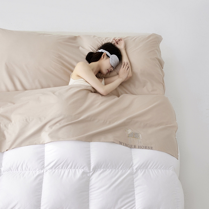 91家纺网 家纺一手货源 找家纺 千朵森 2024新款A类长绒棉刺绣睡袋 漾-杏仁米