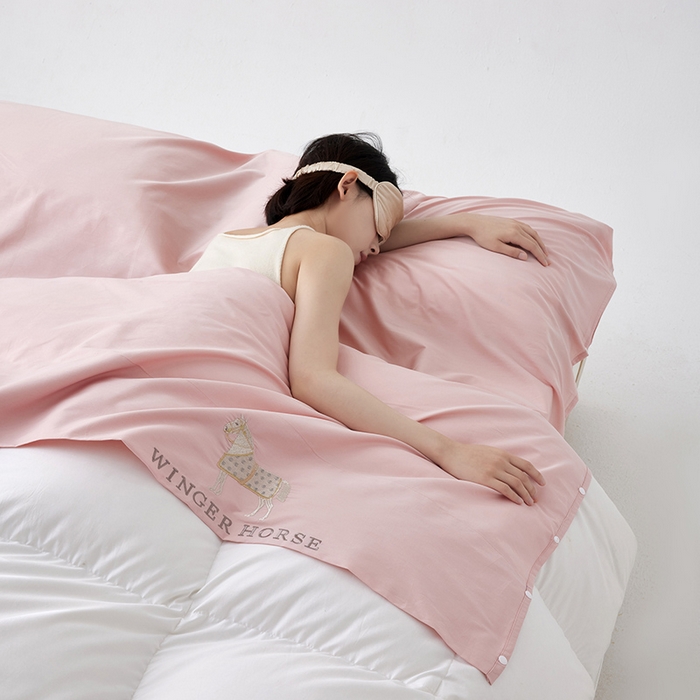 91家纺网 家纺一手货源 找家纺 千朵森 2024新款A类长绒棉刺绣睡袋 漾-云霜粉