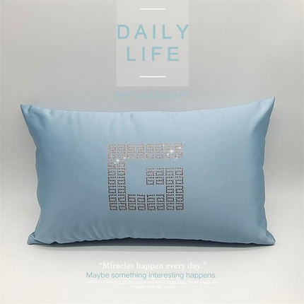 91家纺网 家纺一手货源 找家纺 （总）24款禅丝高精密大牌字母烫钻小抱枕头枕芯腰靠枕 