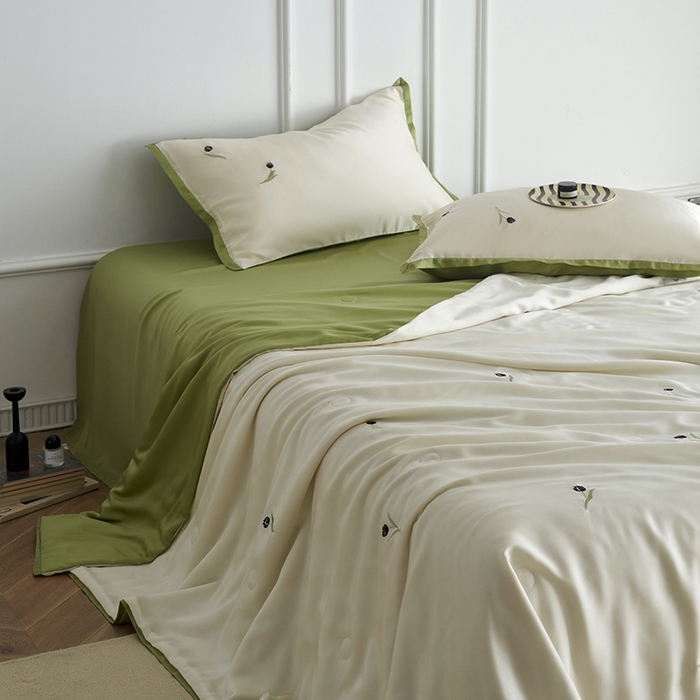 91家纺网 家纺一手货源 找家纺 安莱生活 2024新款莱赛尔天丝绣花夏被四件套-宽边系列 夏被-郁金香