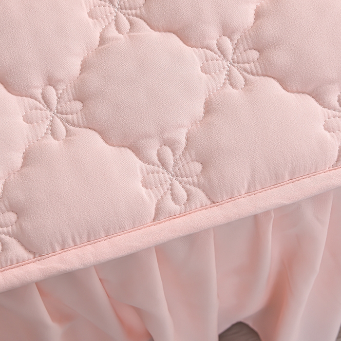 91家纺网 家纺一手货源 找家纺 床笠人家 2025新款亲肤磨毛夹棉床裙 轻柔粉