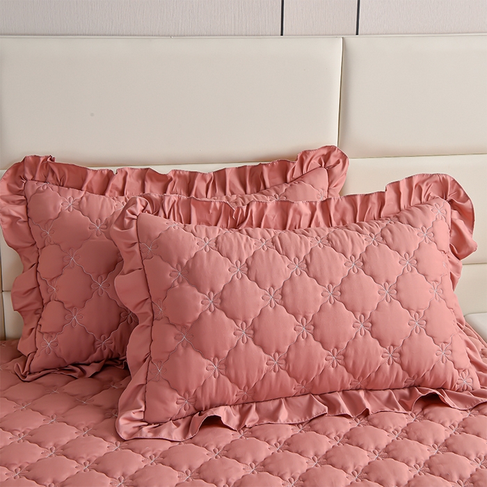 91家纺网 家纺一手货源 找家纺 床笠人家 2025新款亲肤磨毛夹棉床裙 豆沙红