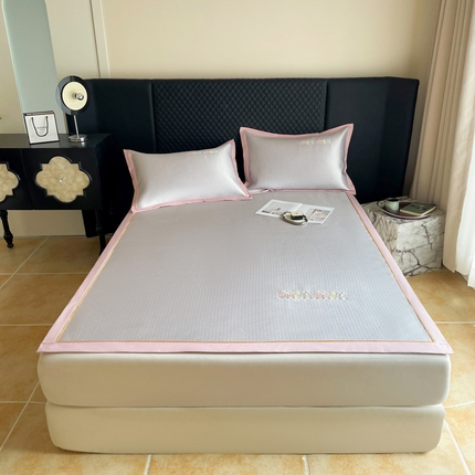 91家纺网 家纺一手货源 找家纺 （总）慕尚家纺 2025新款凉感冰丝大牌miumiu凉席三件套