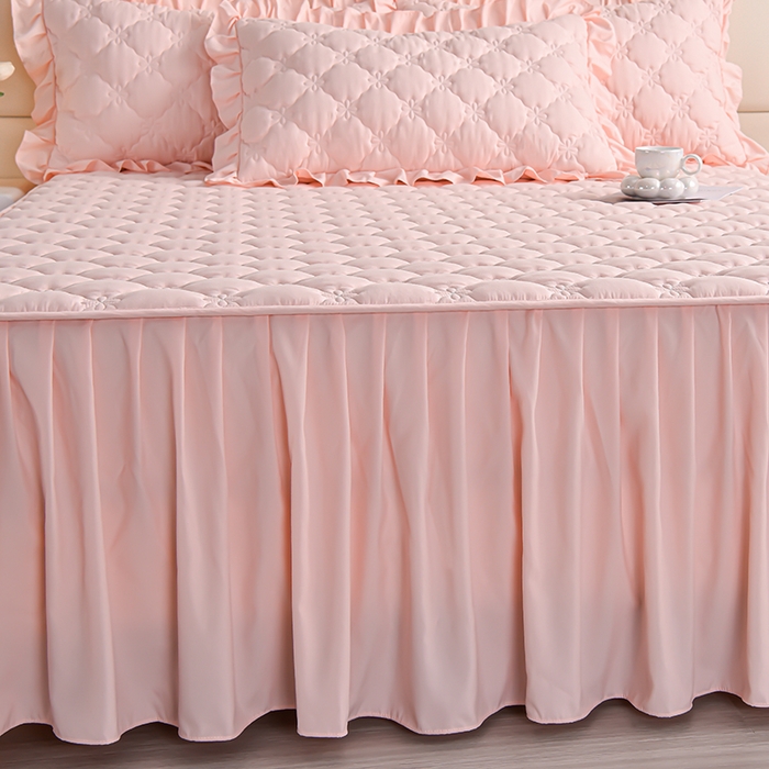 91家纺网 家纺一手货源 找家纺 床笠人家 2025新款亲肤磨毛夹棉床裙 轻柔粉