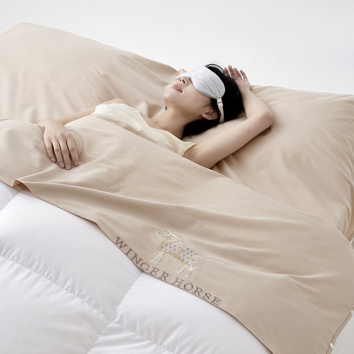 91家纺网 家纺一手货源 找家纺 千朵森 2024新款A类长绒棉刺绣睡袋 漾-杏仁米