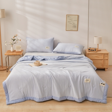 91家纺网 家纺一手货源 找家纺 典冠（有质检）2024爆款7D云柔皱皱纱A类棉小泡良品大豆夏被 绅士蓝