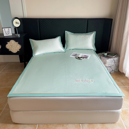 91家纺网 家纺一手货源 找家纺 （总）慕尚家纺 2025新款凉感冰丝大牌miumiu凉席三件套