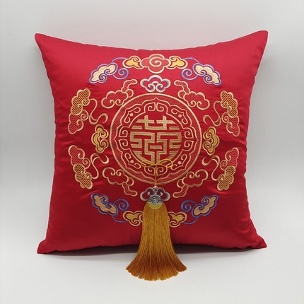91家纺网 家纺一手货源 找家纺 （总）澜屿 24款全棉100支婚庆大红刺绣工艺流苏小抱枕头枕芯腰靠枕