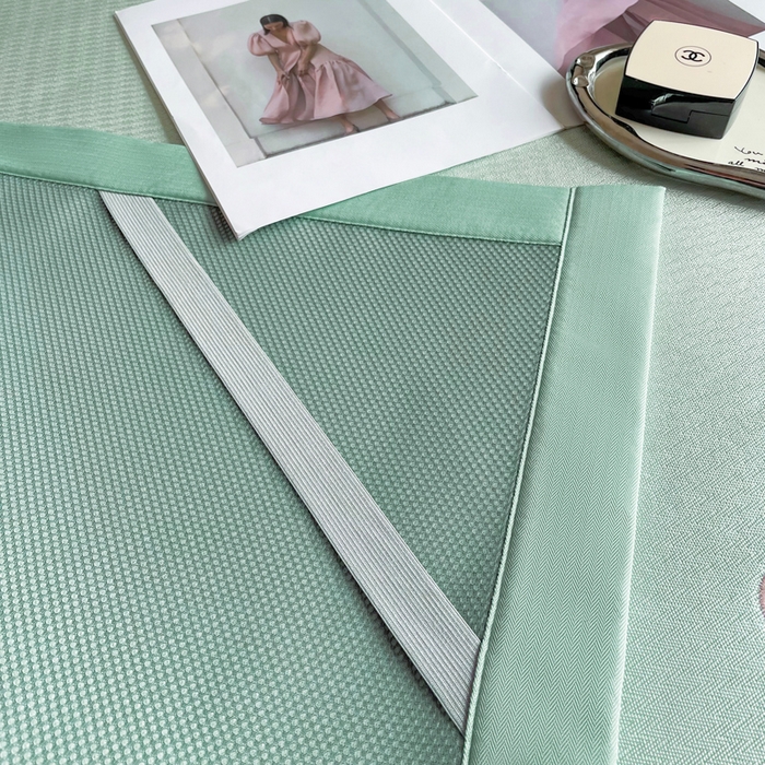 91家纺网 家纺一手货源 找家纺 慕尚家纺 2025新款凉感冰丝大牌miumiu凉席三件套 miu  绿