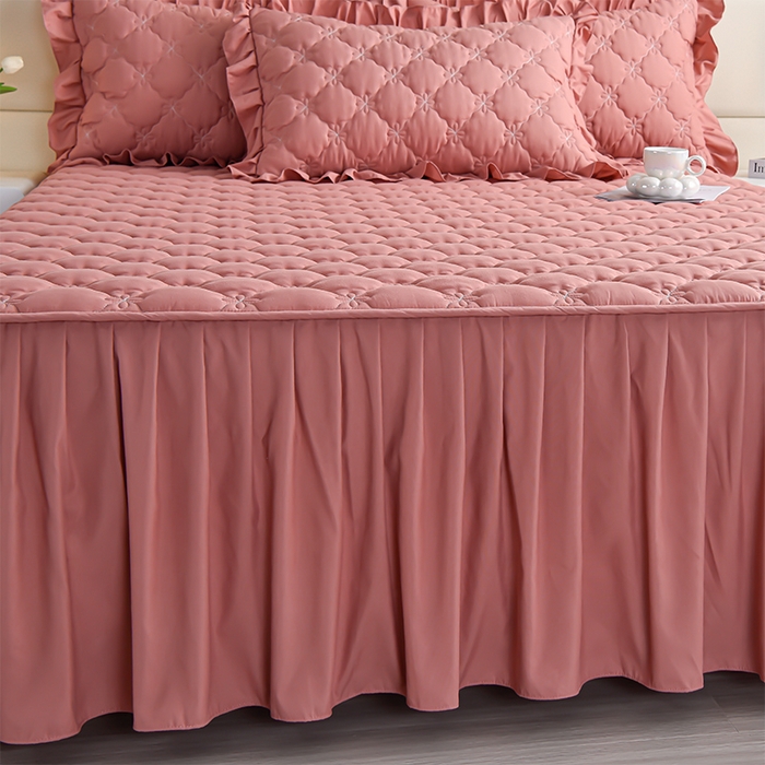 91家纺网 家纺一手货源 找家纺 床笠人家 2025新款亲肤磨毛夹棉床裙 豆沙红