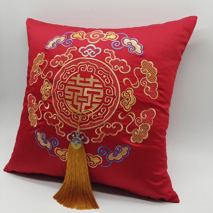 91家纺网 家纺一手货源 找家纺 （总）澜屿 24款全棉100支婚庆大红刺绣工艺流苏小抱枕头枕芯腰靠枕