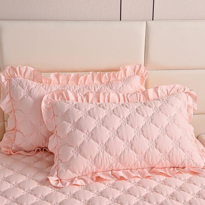 91家纺网 家纺一手货源 找家纺 床笠人家 2025新款亲肤磨毛夹棉床裙 轻柔粉