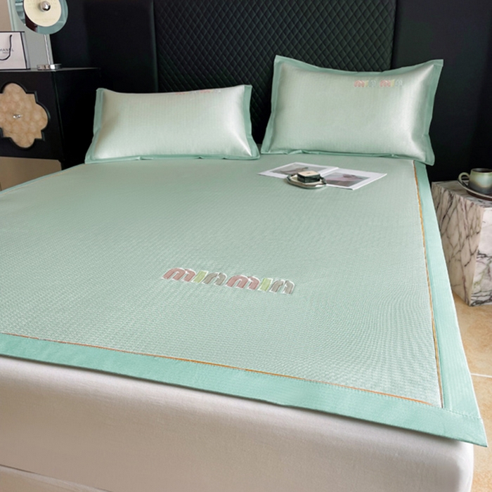 91家纺网 家纺一手货源 找家纺 慕尚家纺 2025新款凉感冰丝大牌miumiu凉席三件套 miu  绿