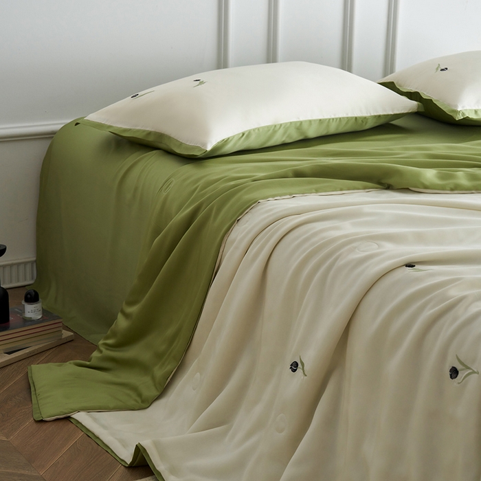 91家纺网 家纺一手货源 找家纺 安莱生活 2024新款莱赛尔天丝绣花夏被四件套-宽边系列 夏被-郁金香