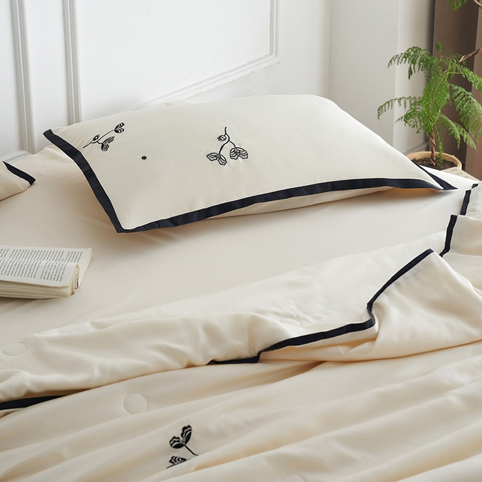 91家纺网 家纺一手货源 找家纺 （总）安莱生活 2024新款莱赛尔天丝绣花夏被四件套-宽边系列