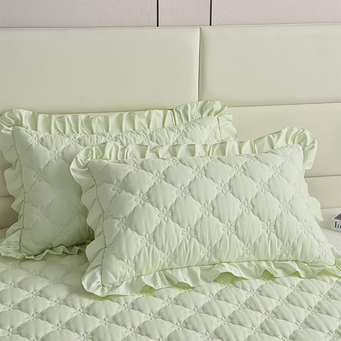 91家纺网 家纺一手货源 找家纺 床笠人家 2025新款亲肤磨毛夹棉床裙 抹茶绿