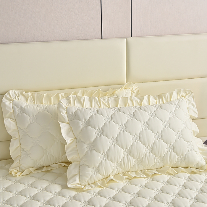 91家纺网 家纺一手货源 找家纺 床笠人家 2025新款亲肤磨毛夹棉床裙 浅米黄