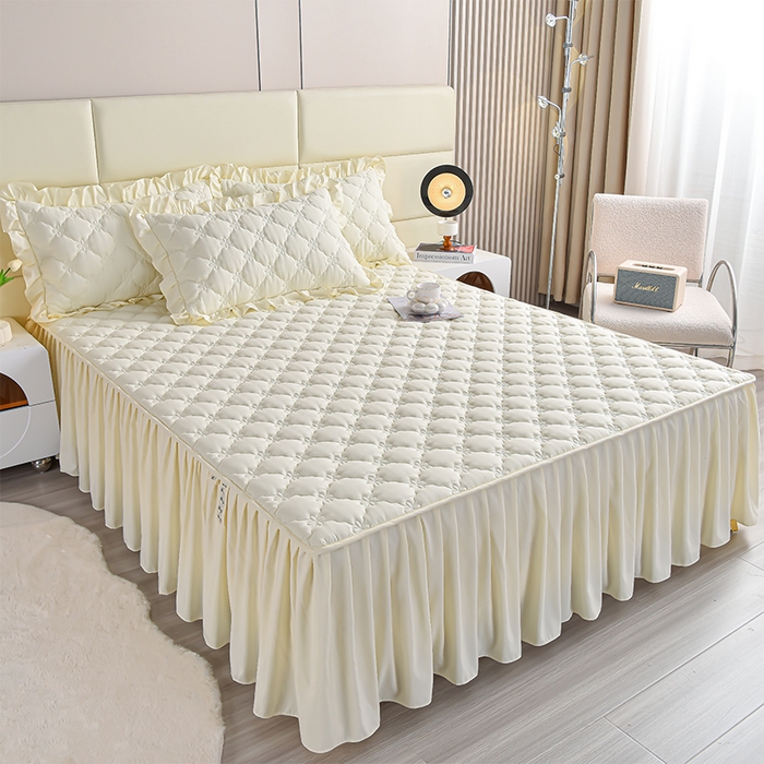 91家纺网 家纺一手货源 找家纺 床笠人家 2025新款亲肤磨毛夹棉床裙 浅米黄