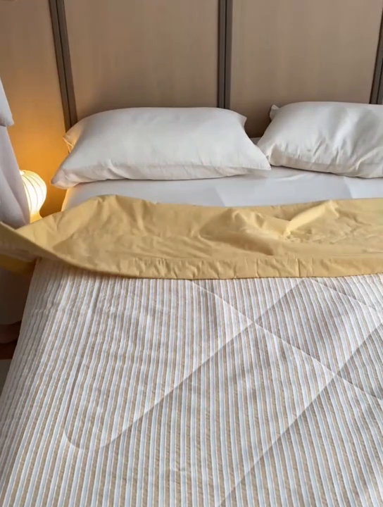 91家纺网 家纺一手货源 找家纺 安莱生活 2024新款水洗色织锦瑟夏被 锦瑟-驼黄