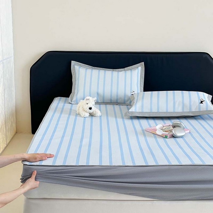 91家纺网 家纺一手货源 找家纺 昔可家纺 2024新款A类900D数码印花刺绣床笠款冰丝席 蓝条熊猫