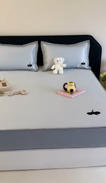 91家纺网 家纺一手货源 找家纺 昔可家纺 2024新款A类900D纯色绣花床笠款冰丝席 派对小象