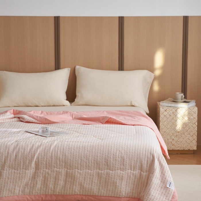 91家纺网 家纺一手货源 找家纺 安莱生活 2024新款水洗色织锦瑟夏被 锦瑟-嫩粉