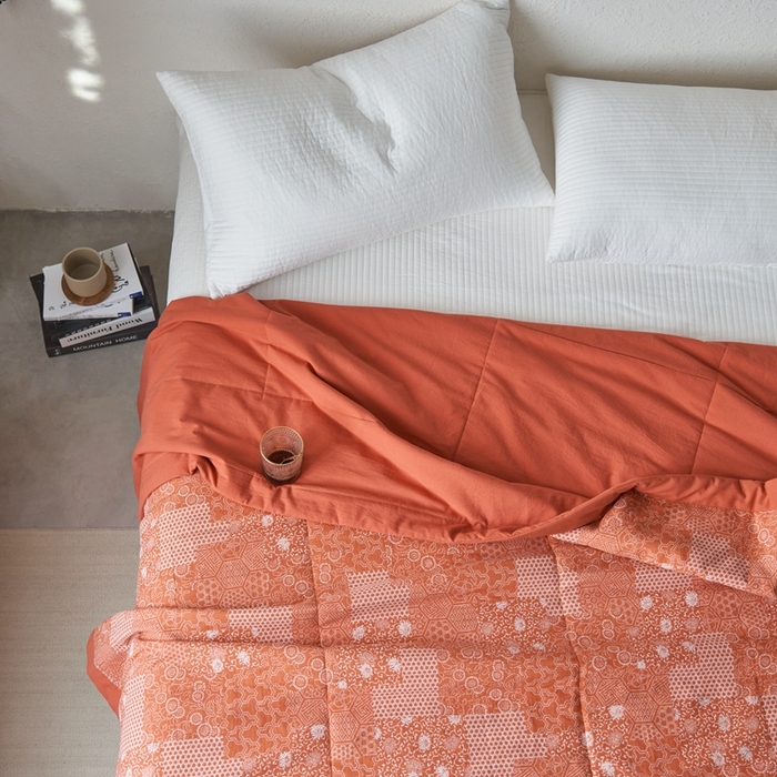91家纺网 家纺一手货源 找家纺 安莱生活 2024新品双层纱色织花妍缤纷单夏被 花妍缤纷-橘红