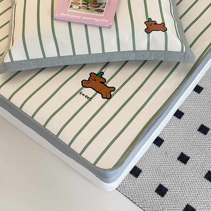 91家纺网 家纺一手货源 找家纺 昔可家纺 2024新款A类900D数码印花刺绣床笠款冰丝席 圣诞狗狗