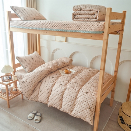 91家纺网 家纺一手货源 找家纺 （总）上喜 热卖学生宿舍床盖三件套