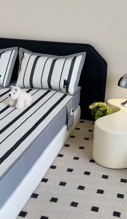 91家纺网 家纺一手货源 找家纺 昔可家纺 2024新款A类900D数码印花刺绣床笠款冰丝席 顽皮猫