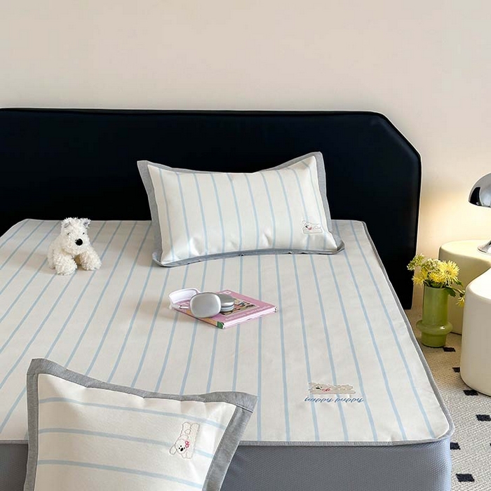 91家纺网 家纺一手货源 找家纺 昔可家纺 2024新款A类900D数码印花刺绣床笠款冰丝席 开心蝴蝶结狗