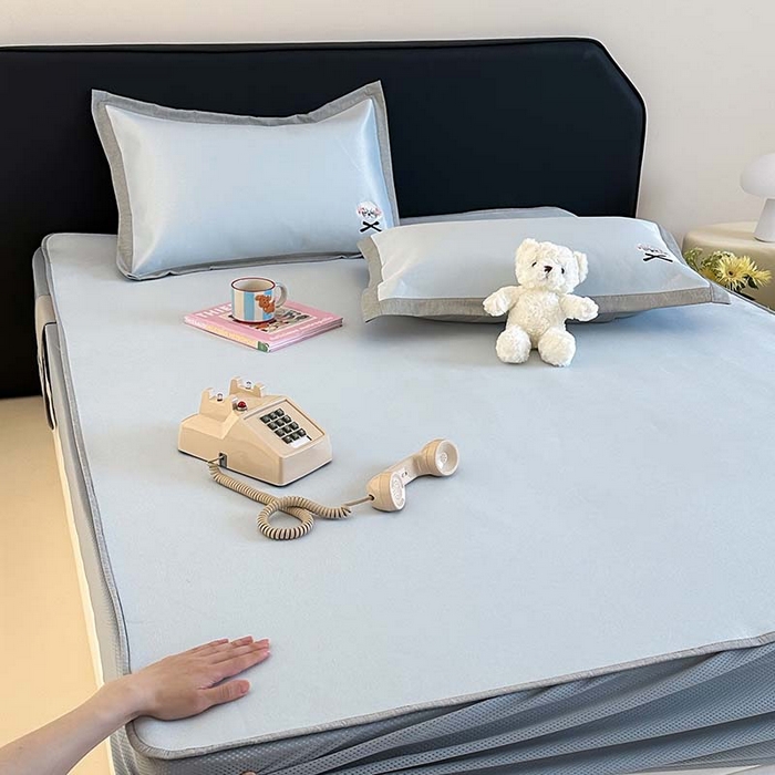 91家纺网 家纺一手货源 找家纺 昔可家纺 2024新款A类900D纯色绣花床笠款冰丝席 蝴蝶结泰迪