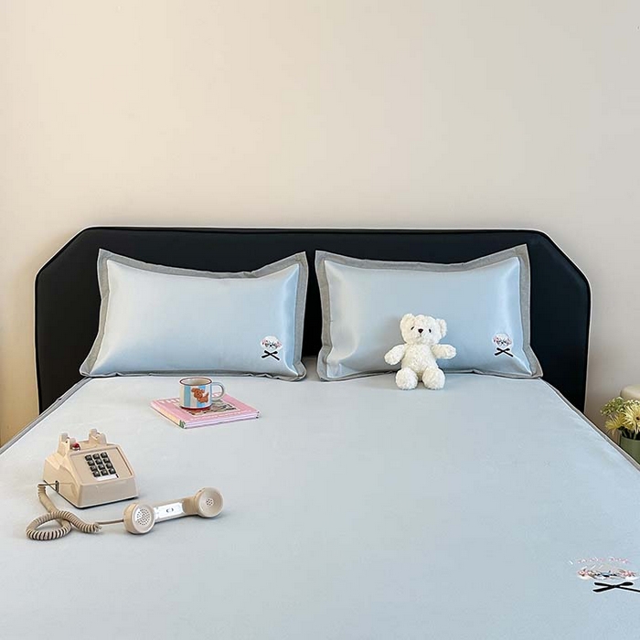 91家纺网 家纺一手货源 找家纺 昔可家纺 2024新款A类900D纯色绣花床笠款冰丝席 蝴蝶结泰迪