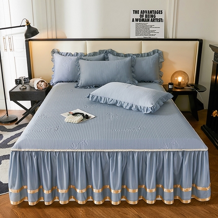 91家纺网 家纺一手货源 找家纺 （总）情恒家纺 2025新款床裙款凉豆豆凉席三件套(淡雅竹香）