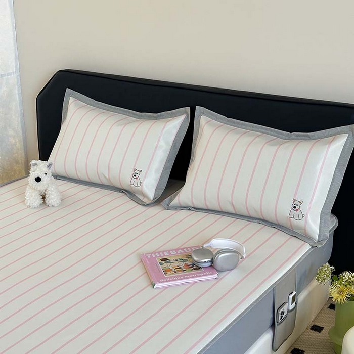 91家纺网 家纺一手货源 找家纺 昔可家纺 2024新款A类900D数码印花刺绣床笠款冰丝席 粉条萌宠