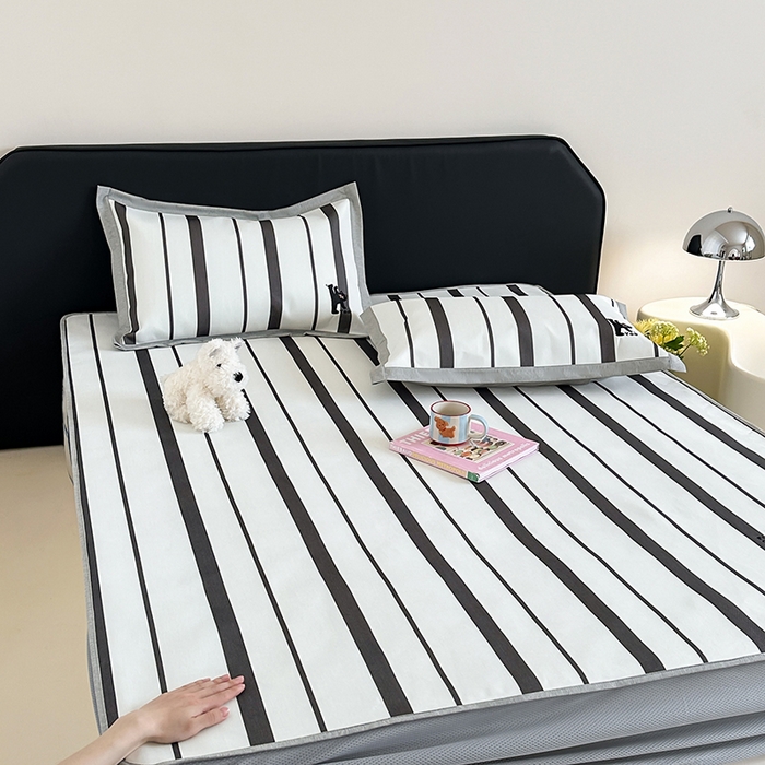 91家纺网 家纺一手货源 找家纺 昔可家纺 2024新款A类900D数码印花刺绣床笠款冰丝席 顽皮猫