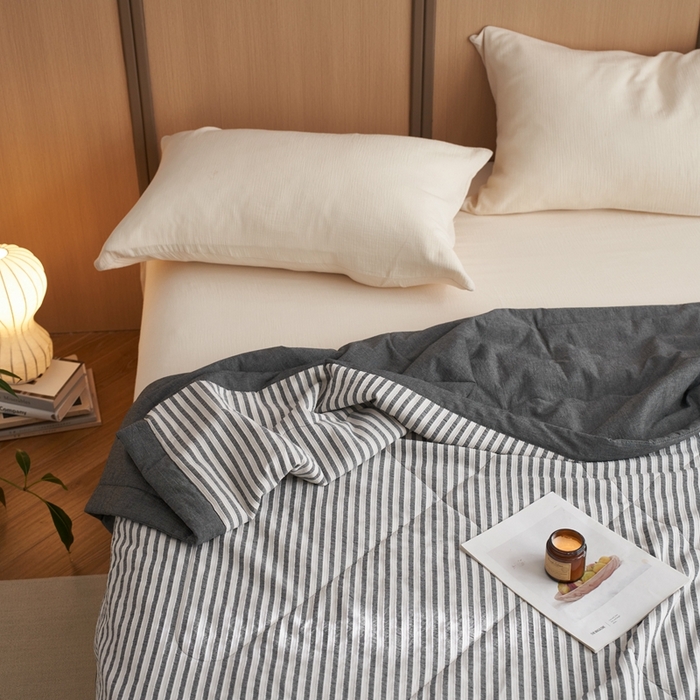 91家纺网 家纺一手货源 找家纺 安莱生活 2024新款水洗色织锦瑟夏被 锦瑟-深灰