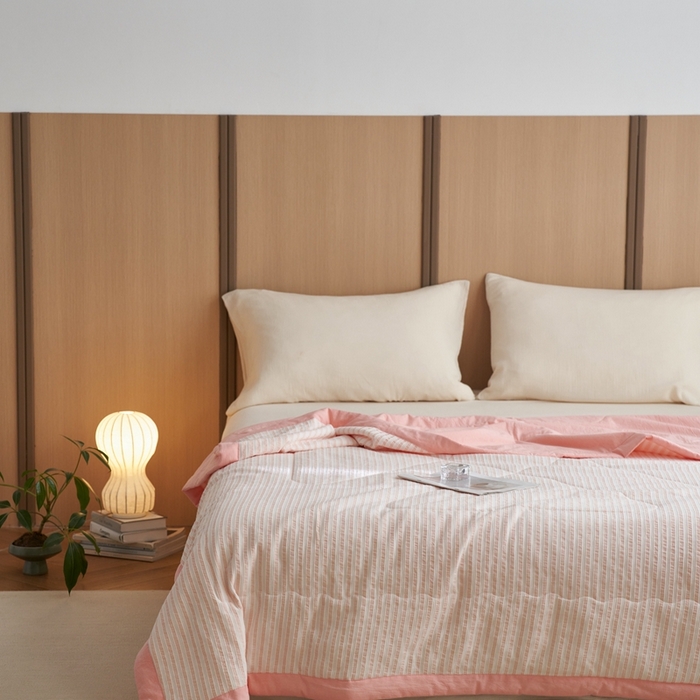 91家纺网 家纺一手货源 找家纺 安莱生活 2024新款水洗色织锦瑟夏被 锦瑟-嫩粉