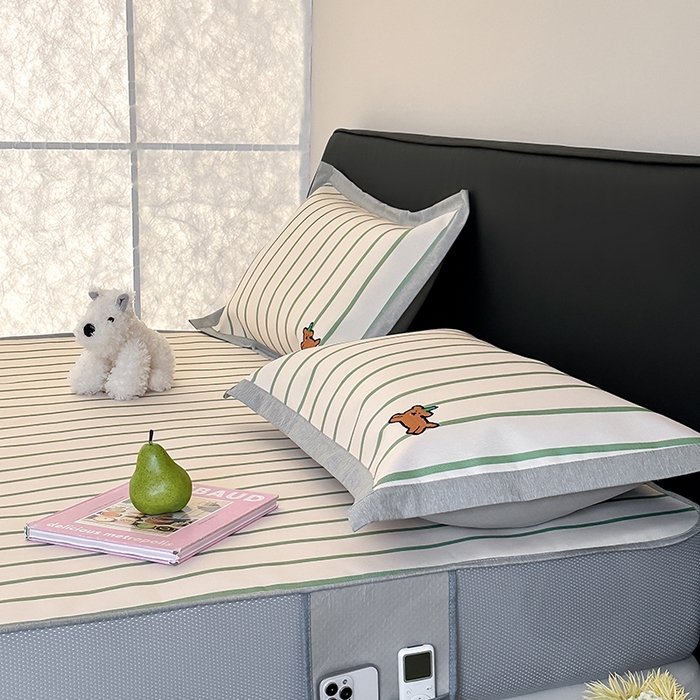 91家纺网 家纺一手货源 找家纺 昔可家纺 2024新款A类900D数码印花刺绣床笠款冰丝席 圣诞狗狗