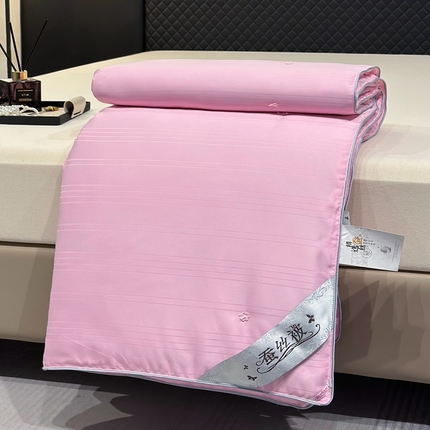 91家纺网 家纺一手货源 找家纺 江山被业 2025新款长绒棉蚕丝被 粉色