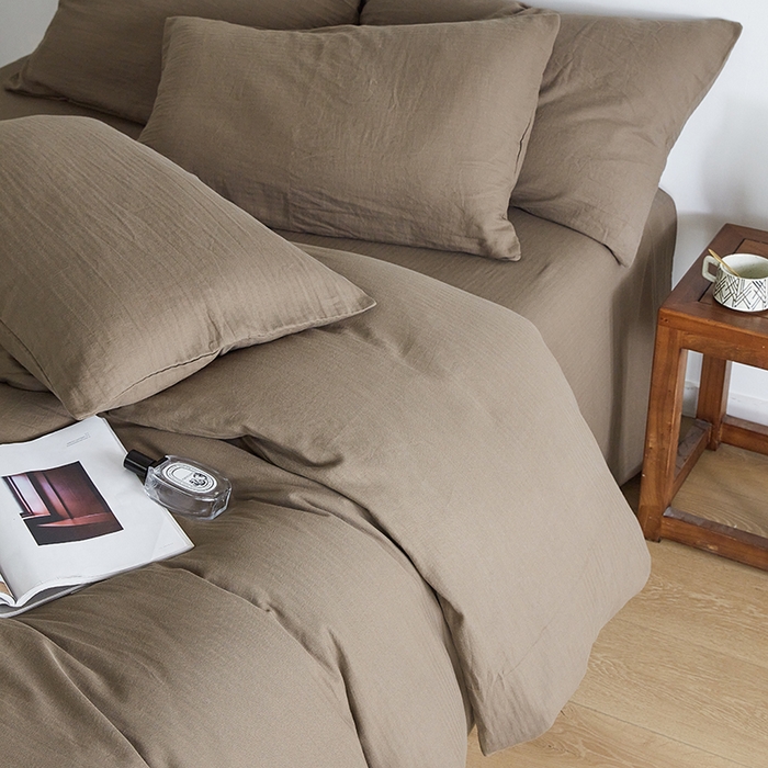 91家纺网 家纺一手货源 找家纺 梦享生活家居 2024新款全棉小提花四件套系列 棕咖