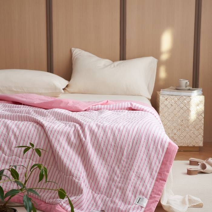 91家纺网 家纺一手货源 找家纺 安莱生活 2024新款水洗色织锦瑟夏被 锦瑟-桃粉