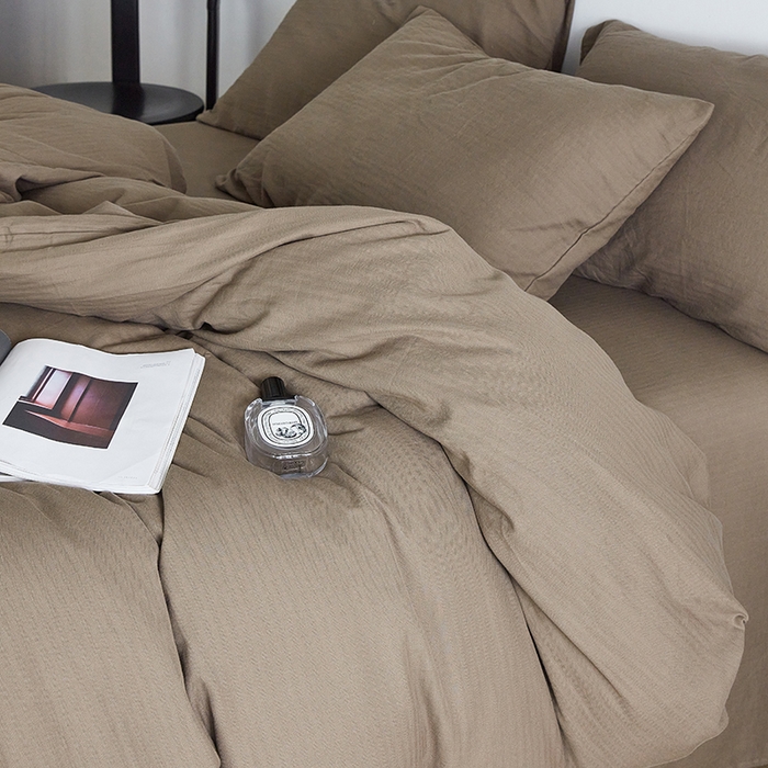 91家纺网 家纺一手货源 找家纺 梦享生活家居 2024新款全棉小提花四件套系列 棕咖