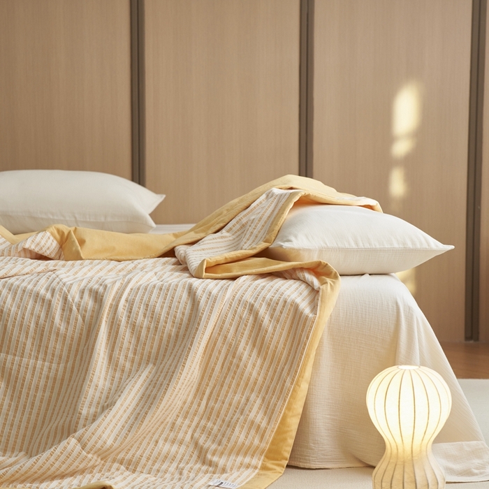 91家纺网 家纺一手货源 找家纺 安莱生活 2024新款水洗色织锦瑟夏被 锦瑟-驼黄