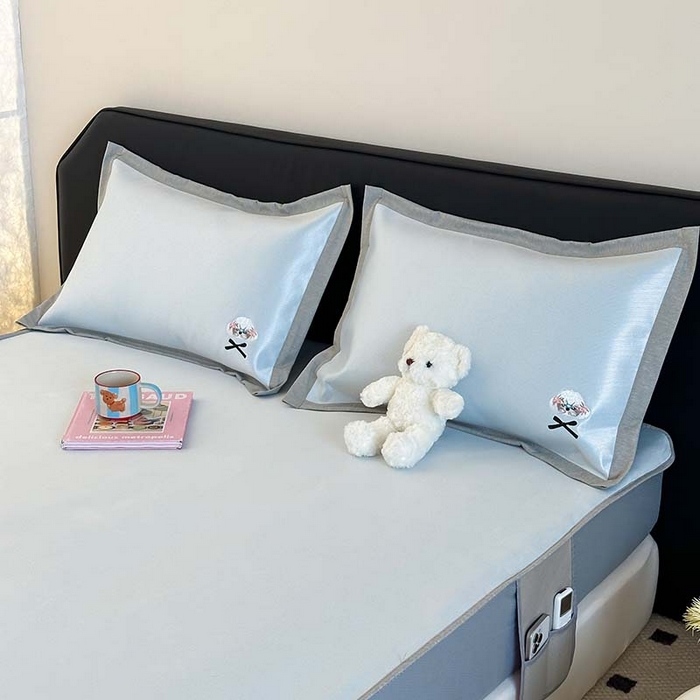 91家纺网 家纺一手货源 找家纺 昔可家纺 2024新款A类900D纯色绣花床笠款冰丝席 蝴蝶结泰迪