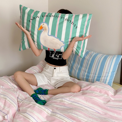 91家纺网 家纺一手货源 找家纺 艾沁家纺 2024新款全棉数码印花枕套 白鸭