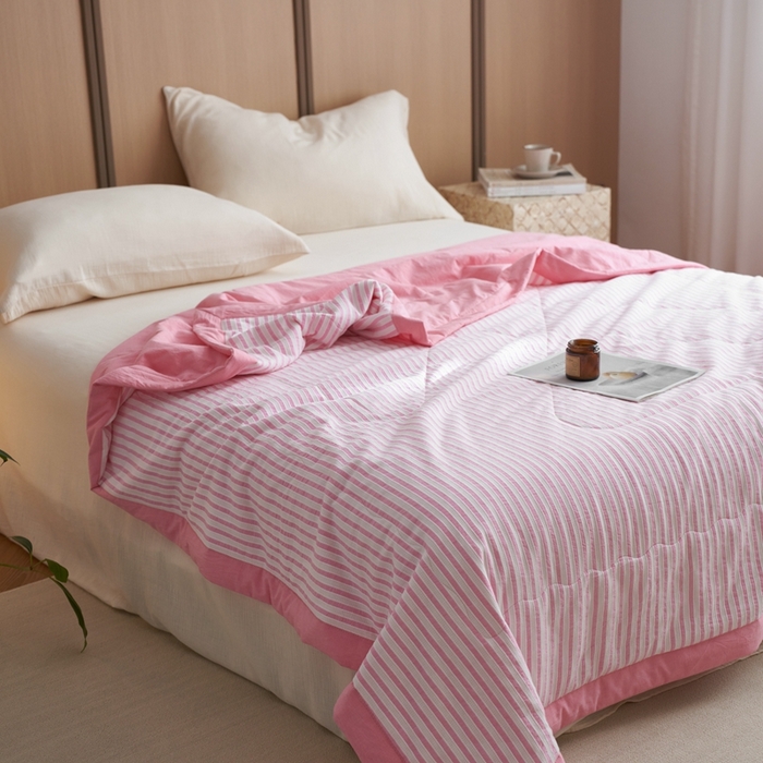 91家纺网 家纺一手货源 找家纺 安莱生活 2024新款水洗色织锦瑟夏被 锦瑟-桃粉