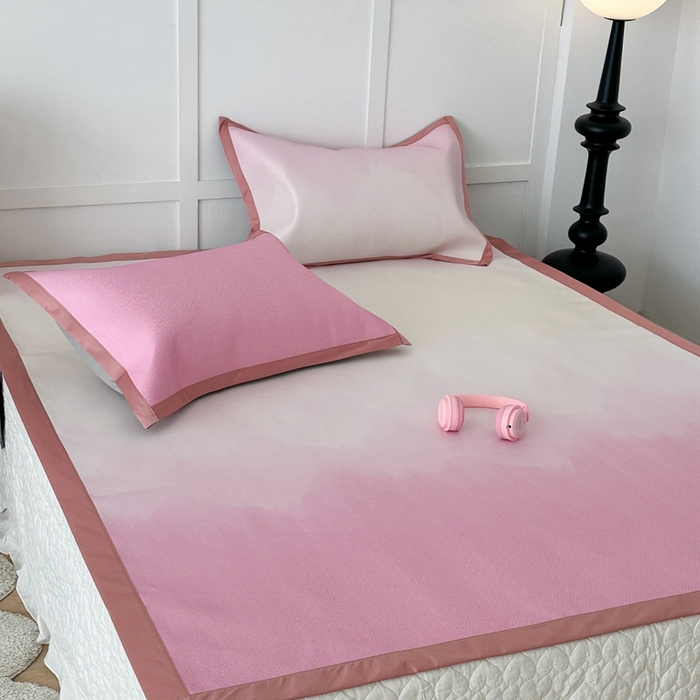 91家纺网 家纺一手货源 找家纺 昔可家纺 2024新款高端数码印花养生冰藤席--马卡龙系列 晕染粉